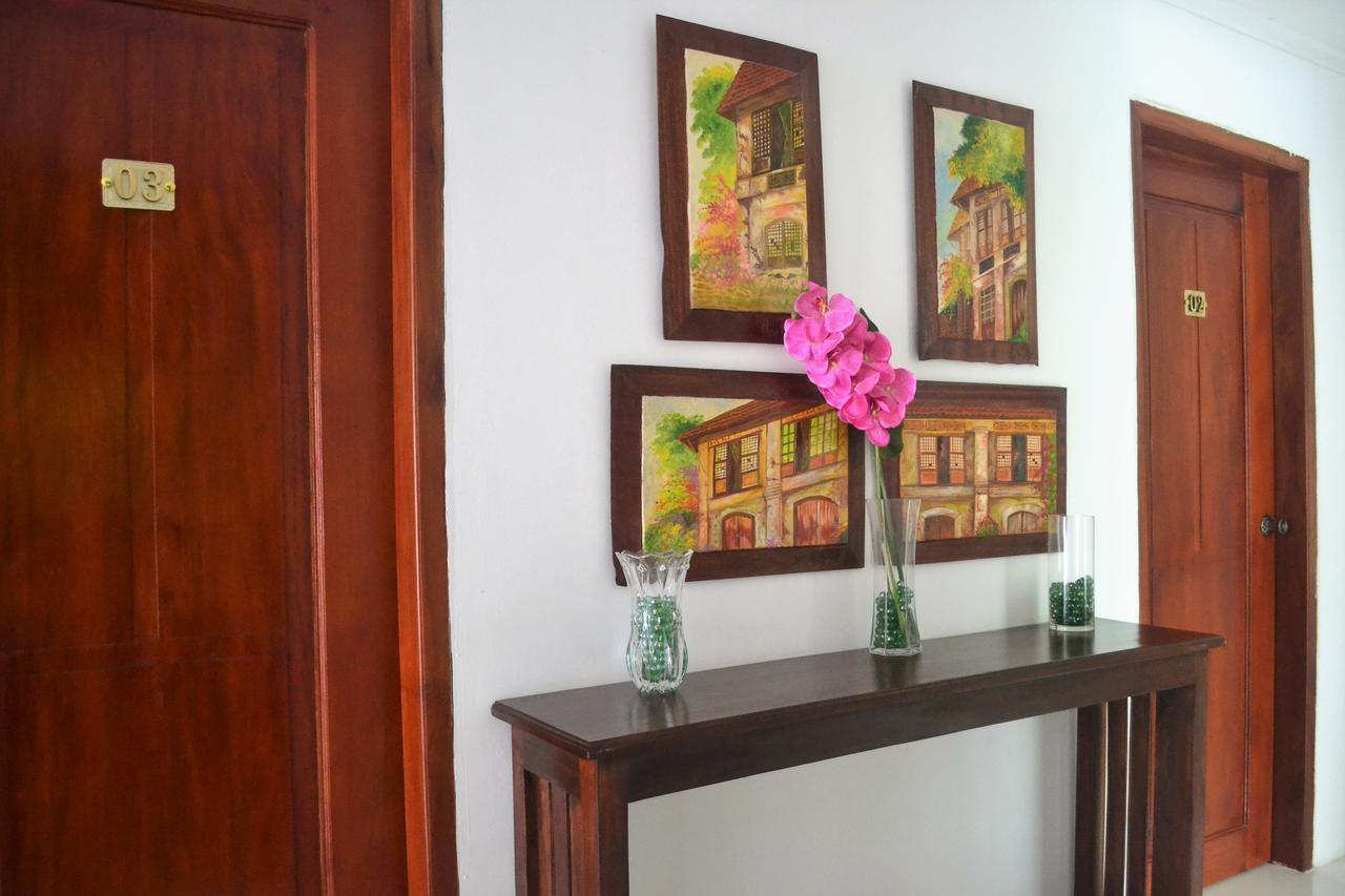 Hotel Lola Natividad วีกัน ภายนอก รูปภาพ