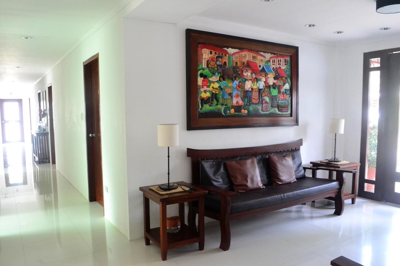 Hotel Lola Natividad วีกัน ภายนอก รูปภาพ